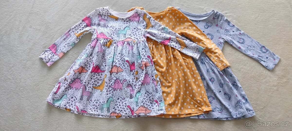 Dívčí šaty 1