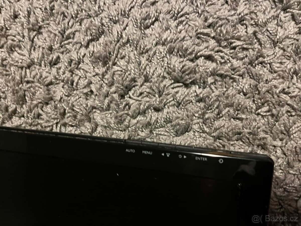 Monitor k počítači 6