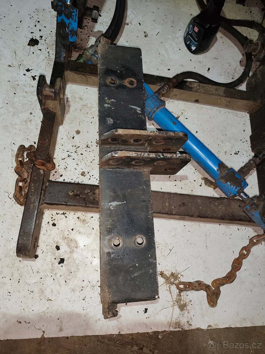 Přední hydraulika 10