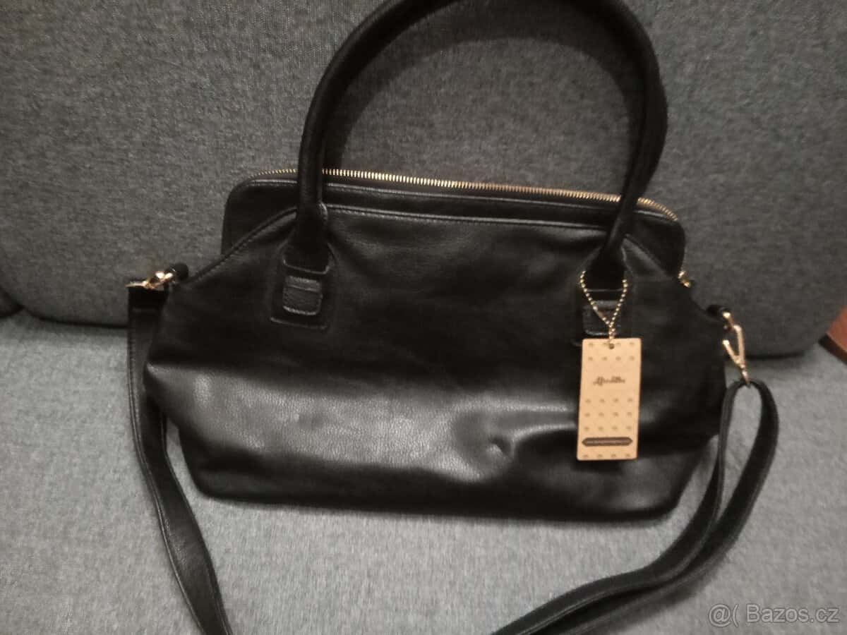Černá kabelka 2