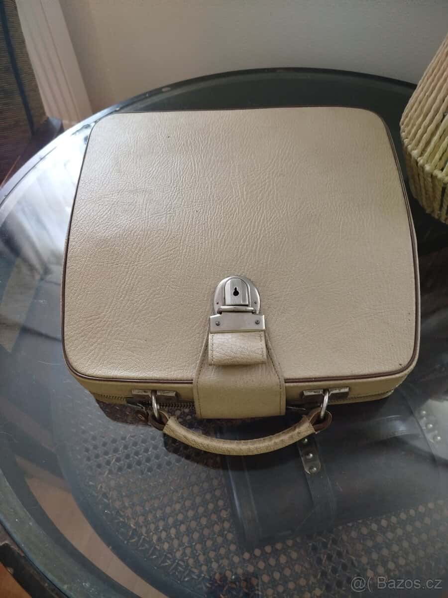 Starý psací stroj 3