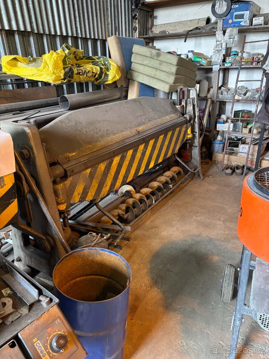 Prodám ohýbačku 2m 2