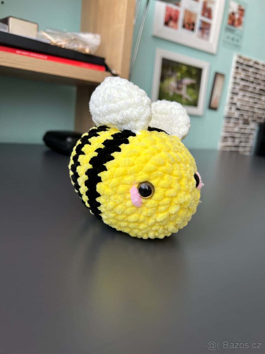 Háčkovaná včelička 🐝 4