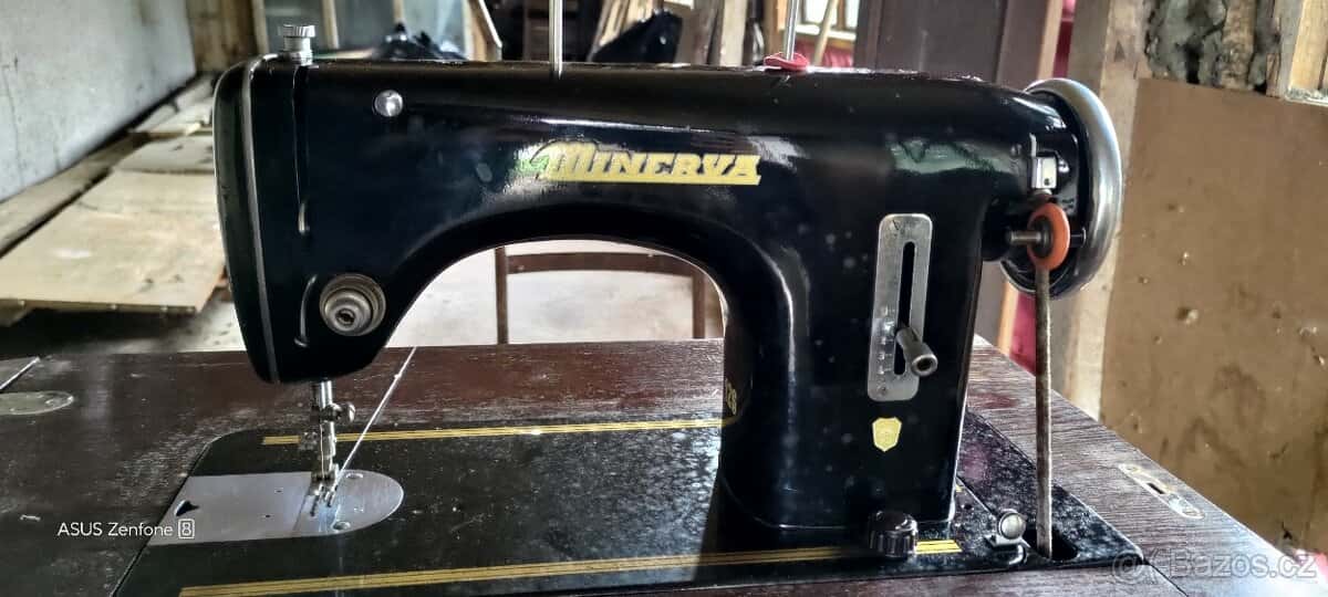 Šicí stroj Minerva 2
