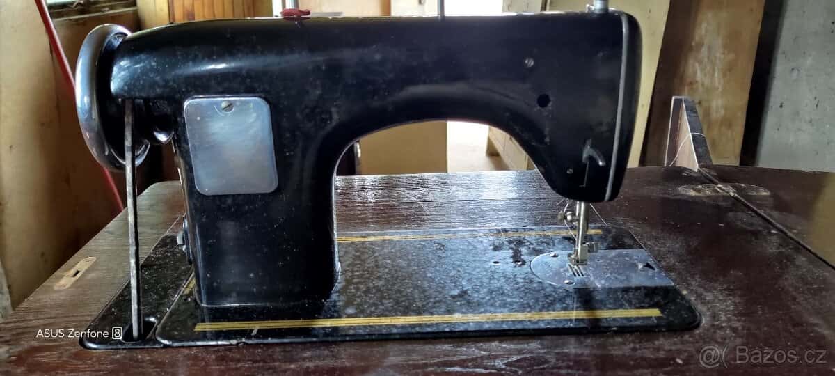 Šicí stroj Minerva 4