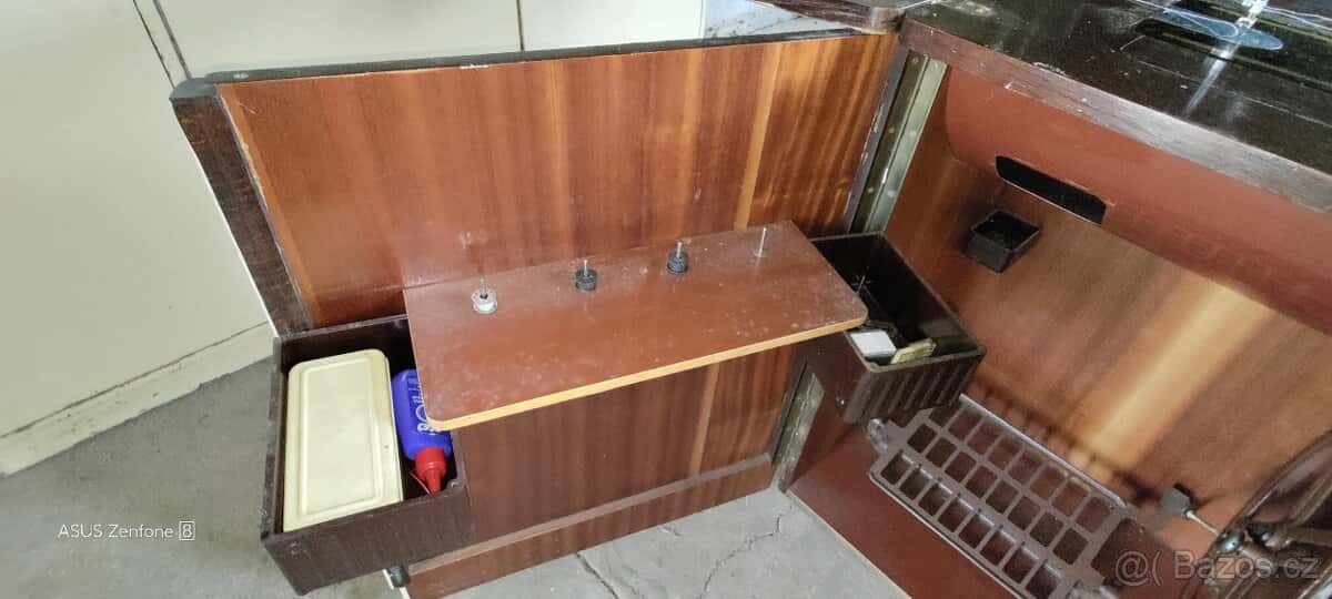 Šicí stroj Minerva 9