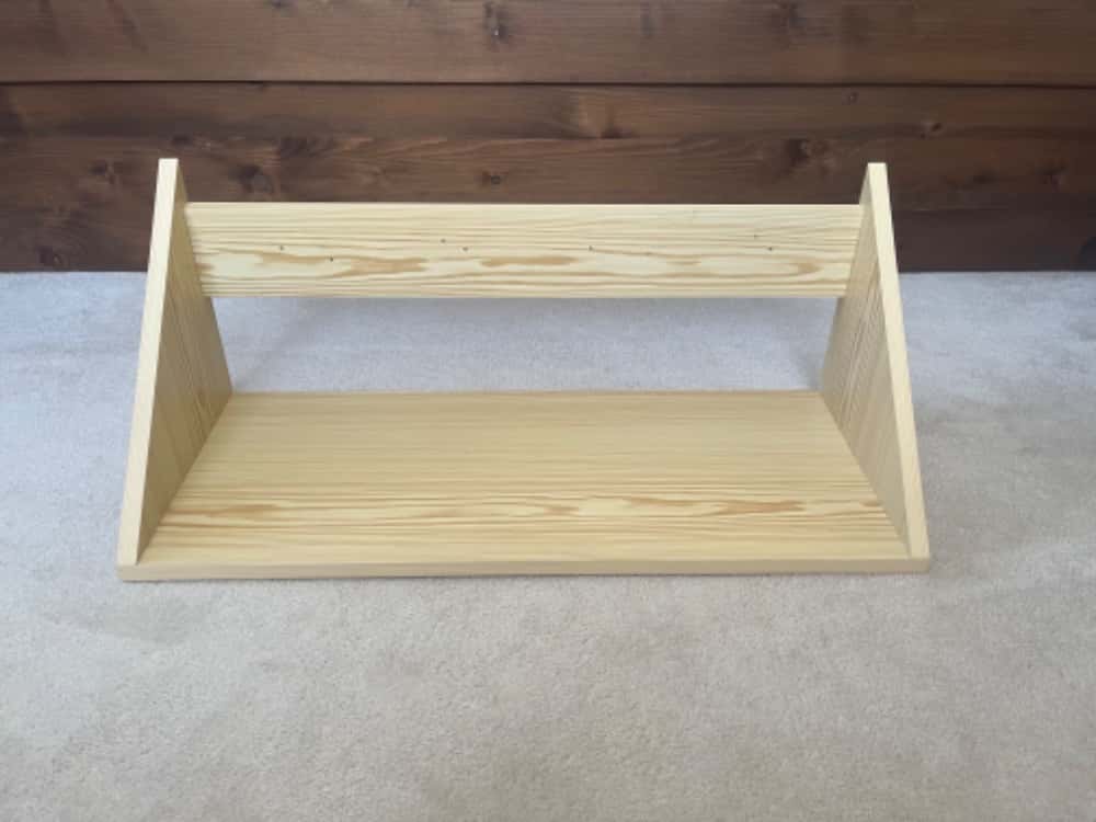 Dřevěná polička 2