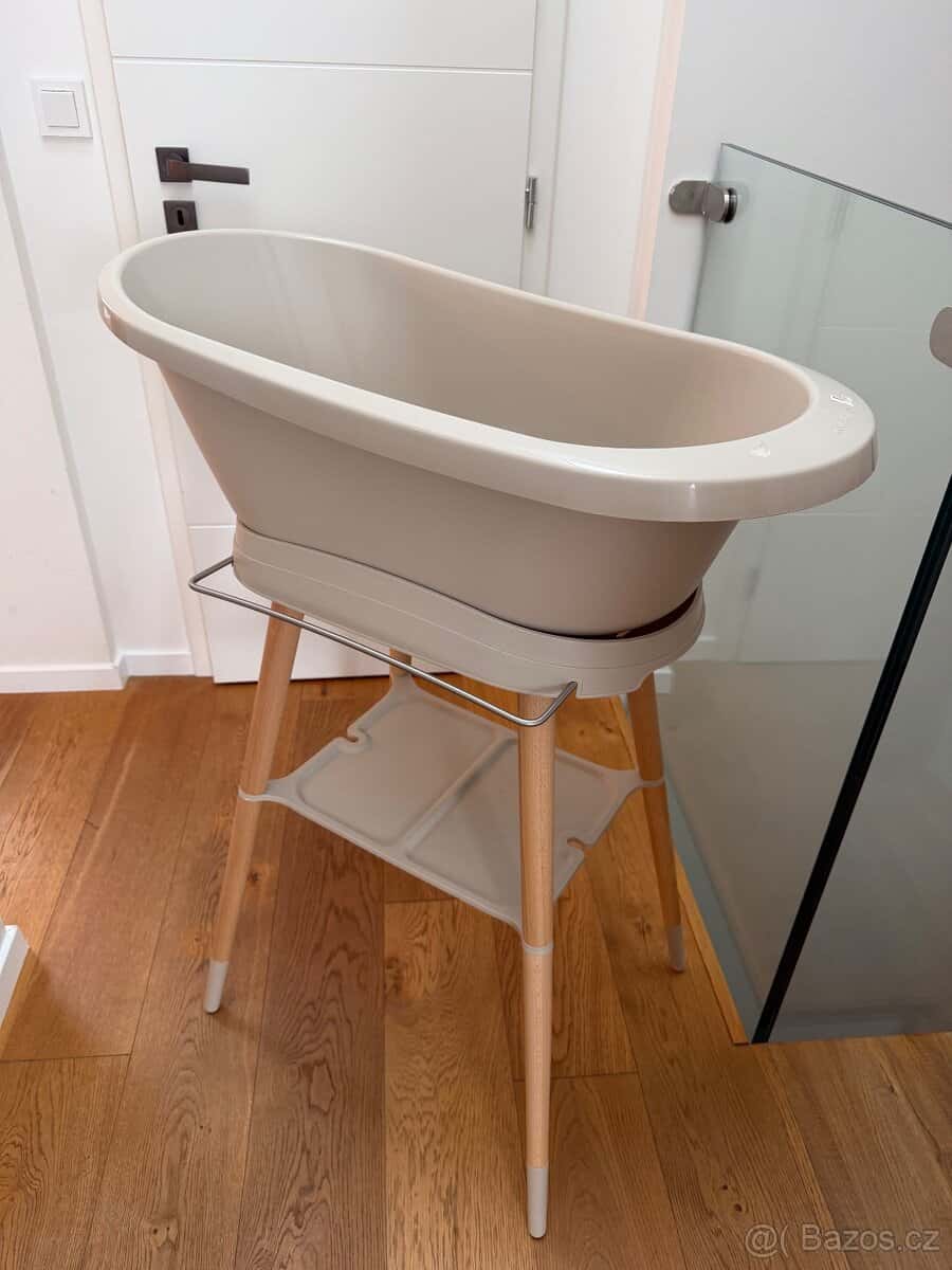 Sada vaničky a stojanu 1