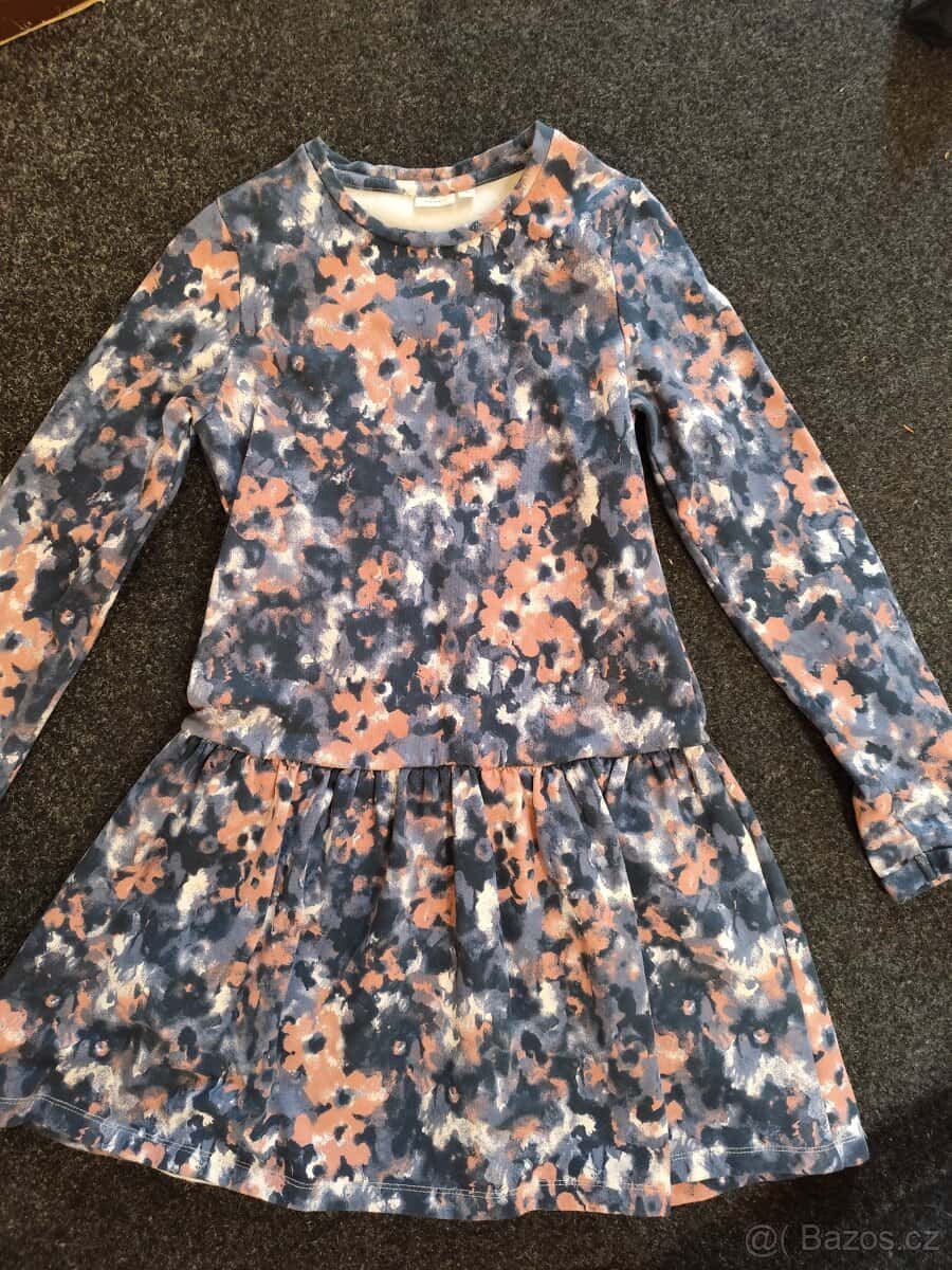 Dívčí šaty 1