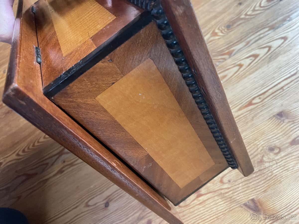 Starožitná šperkovnice 7