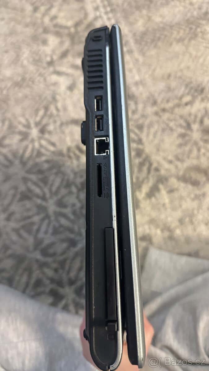 Acer notebook a další 10