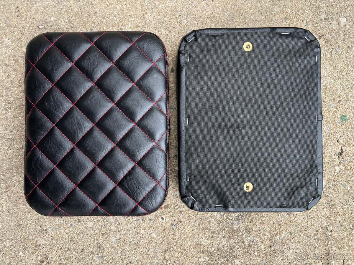 Sedačka spolujezdce 10