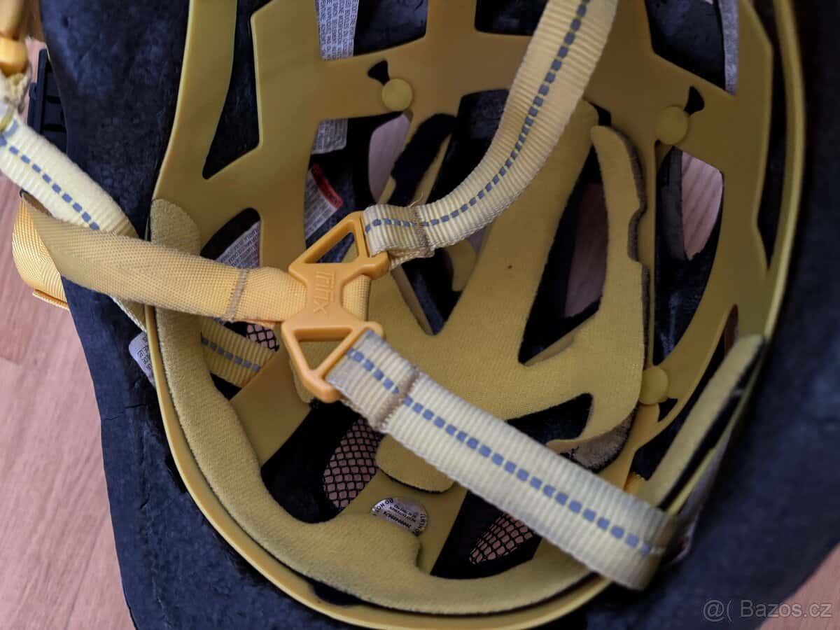 Dětská helma Specialized 3