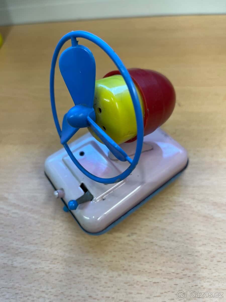 Retro kovový ventilátor 1