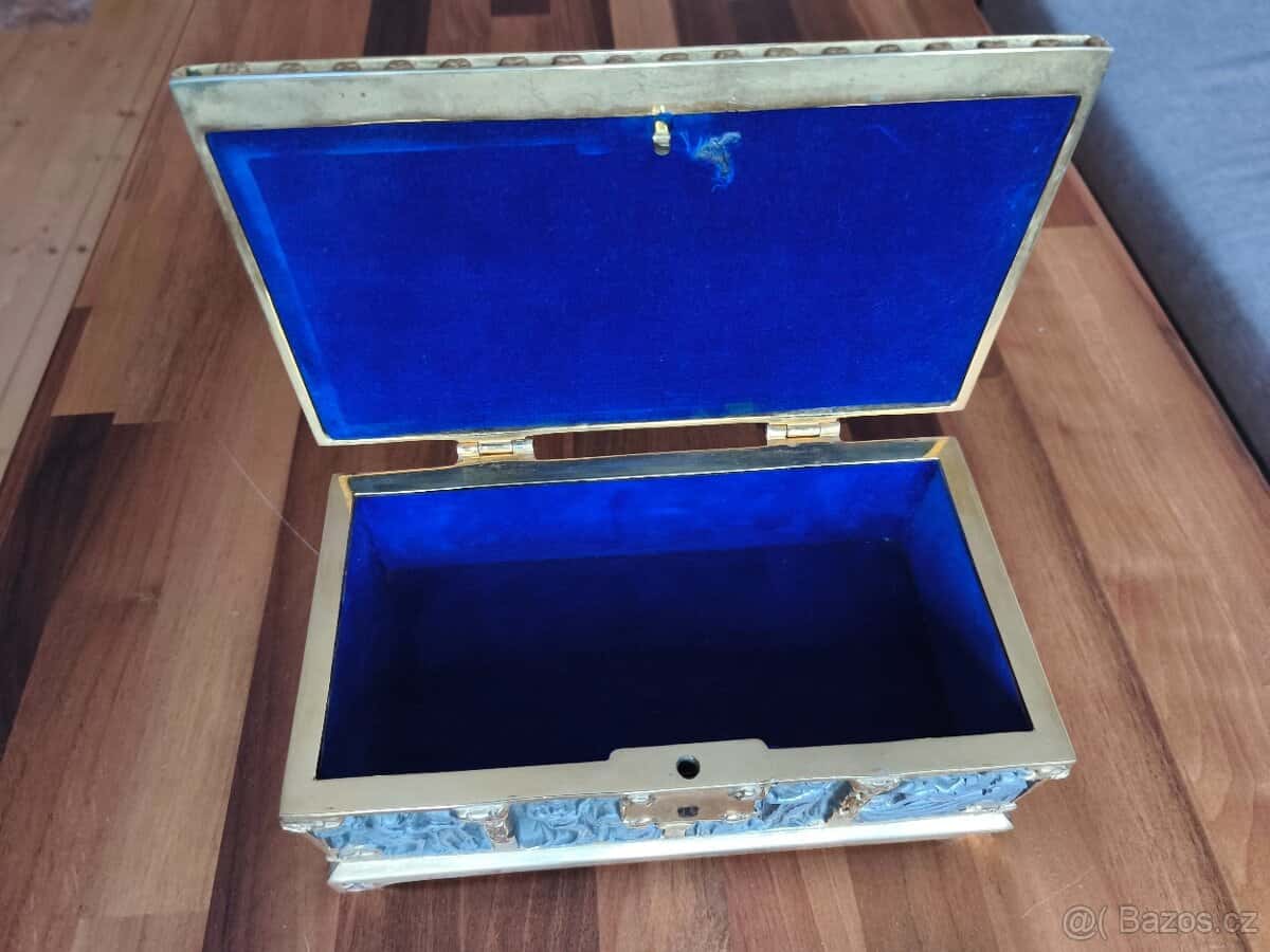 Starožitná šperkovnice 3