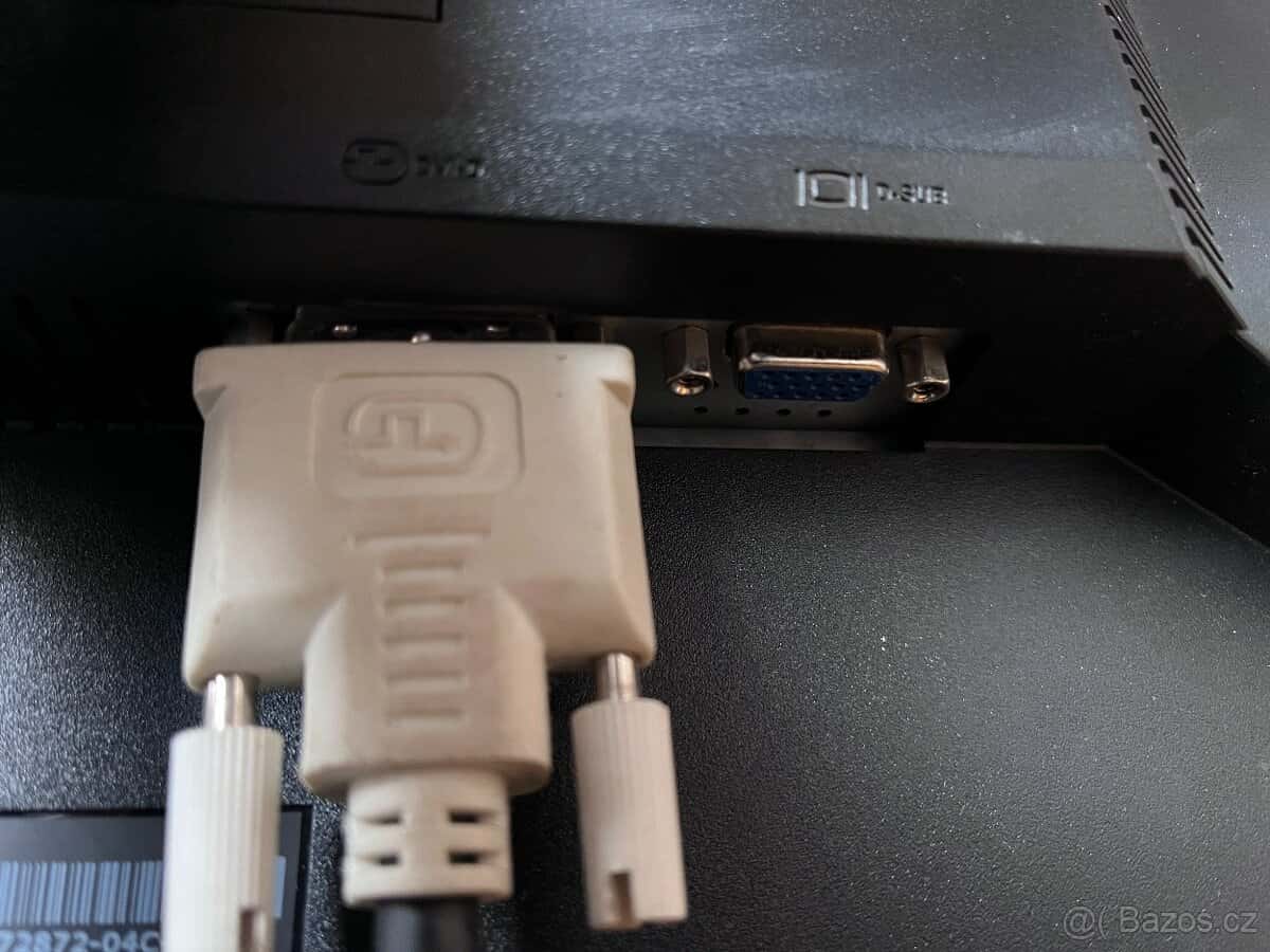 Monitor LCD DELL E2210f 4