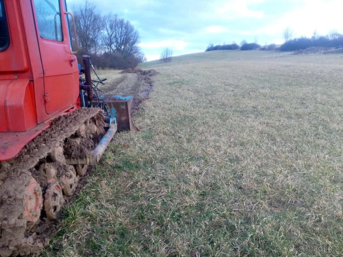 Práce buldozerem 12