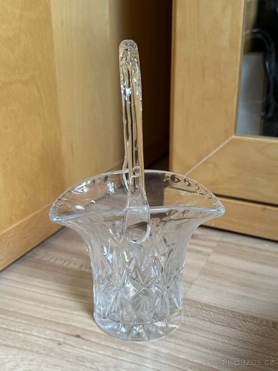 Skleněný košík 3