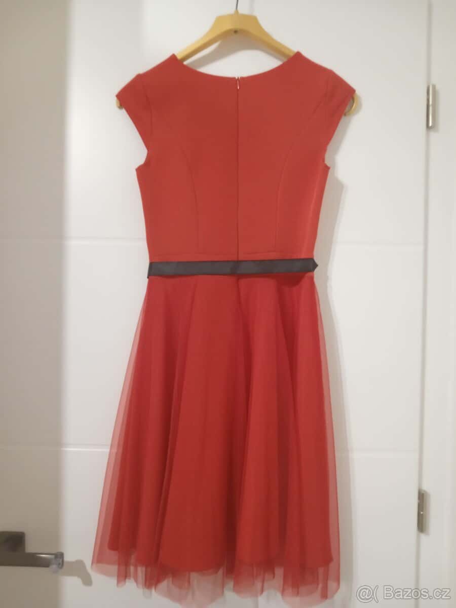 Červené šaty Bára styl 4