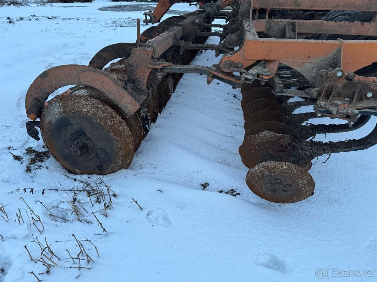 Kypřič Simba SL 700 9