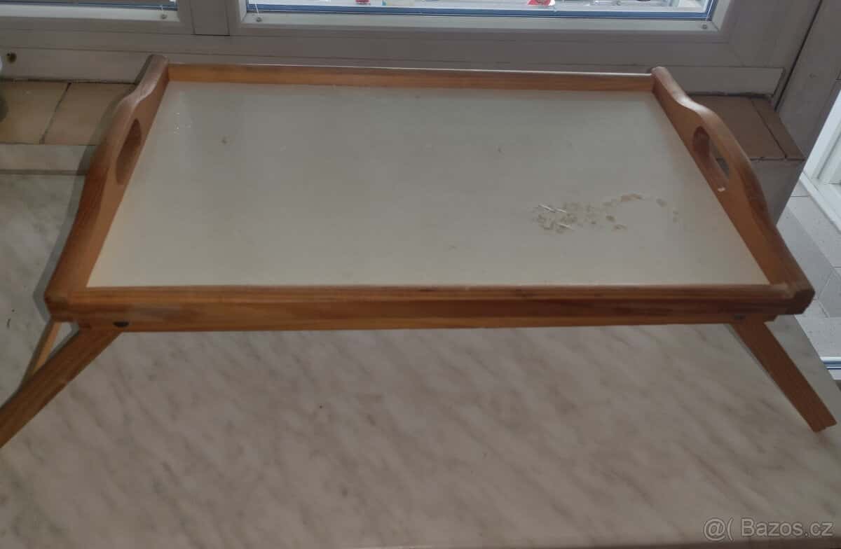 Podnos do postele 1
