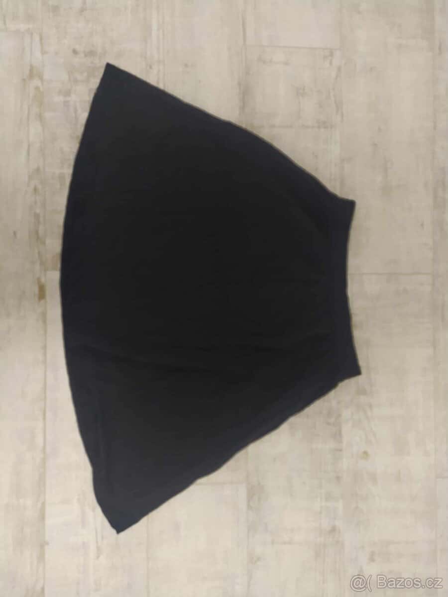 Černá sukně 1