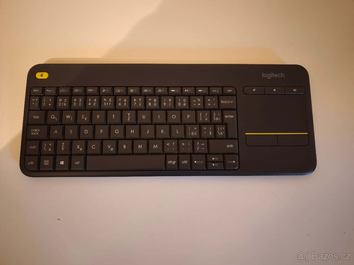 Logitech K 400+ 1