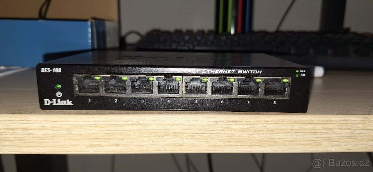 D-Link DES-108 1
