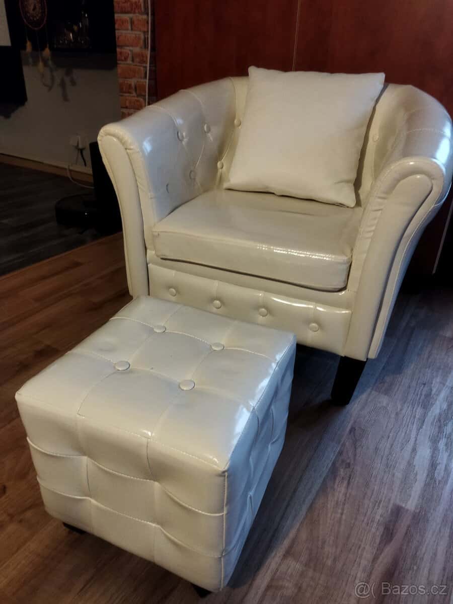Křeslo s taburetkou 2