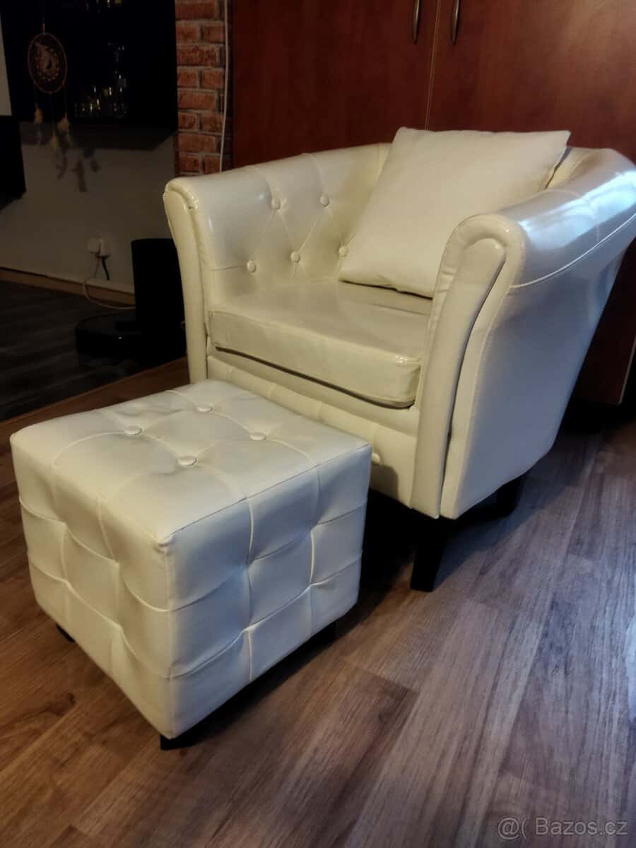 Křeslo s taburetkou 6