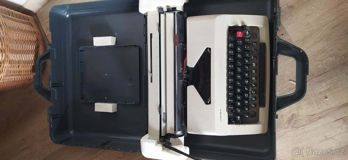 Psací stroj Consul 3