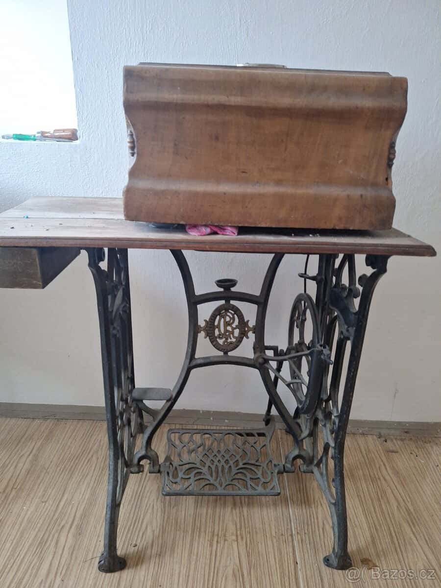 Šicí stroje 4