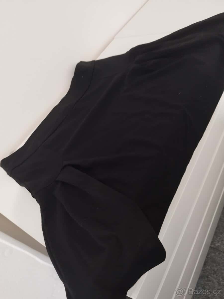 Černá sukně 1