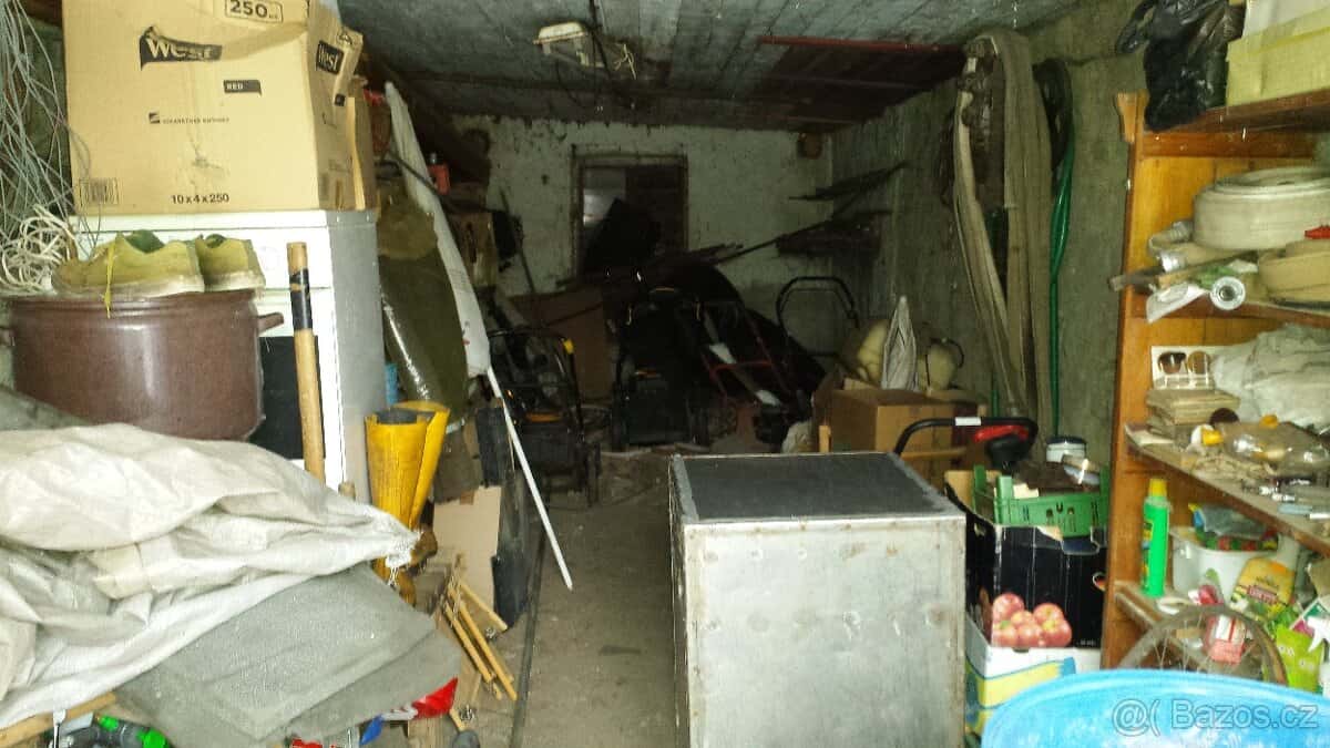 Garáž v Libočanech 7