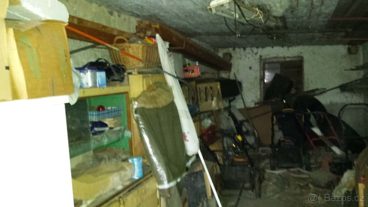 Garáž v Libočanech 10