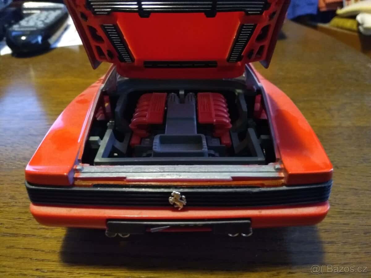 Prodám modely 1/18 4