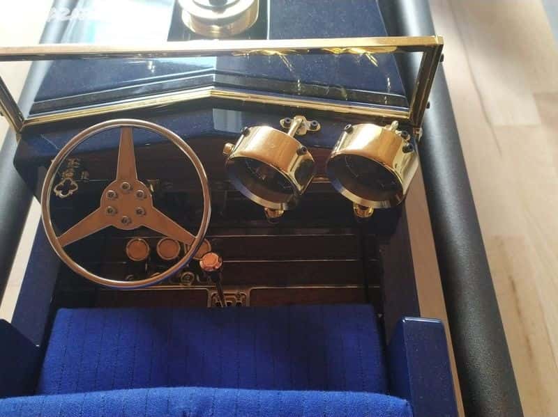 Prodám modely 1/18 10