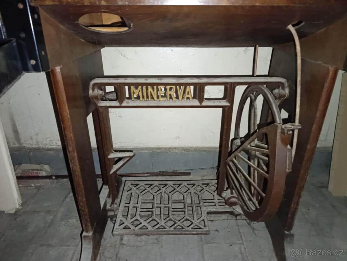 Šicí stroj MINERVA 3