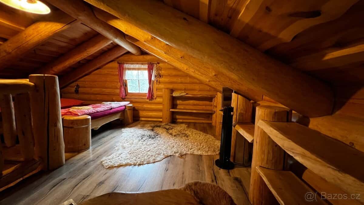 Chata u lesa, srub 9