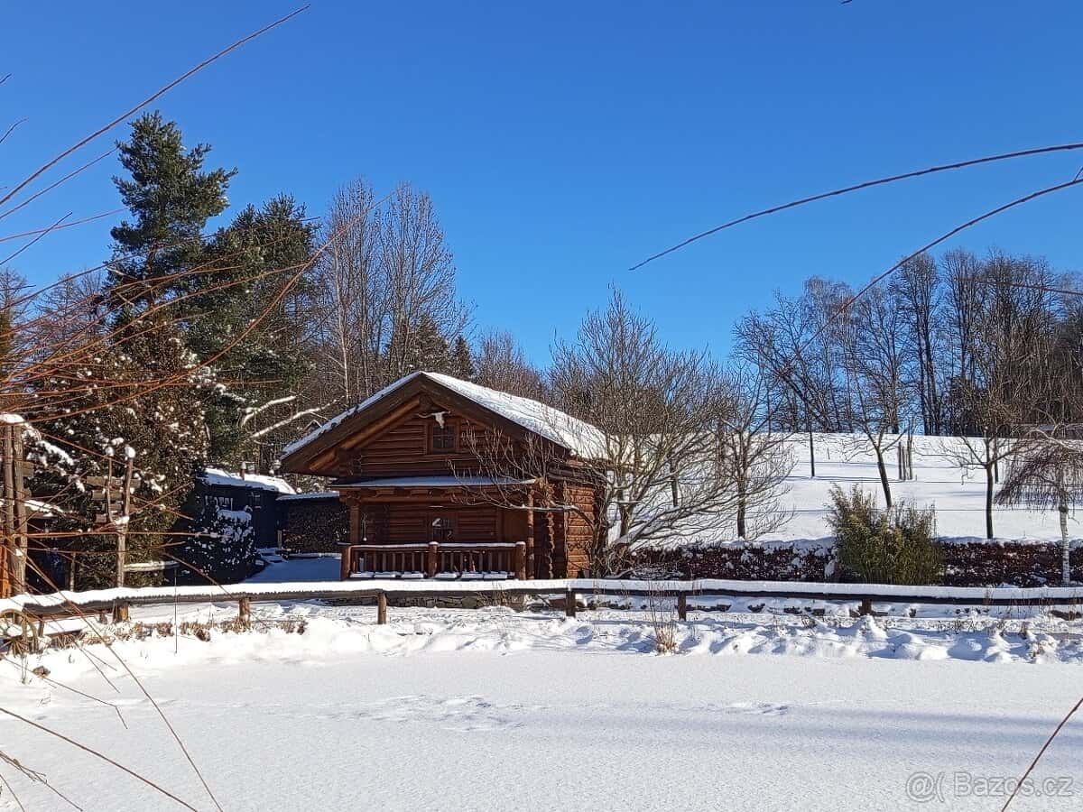 Chata u lesa, srub 12