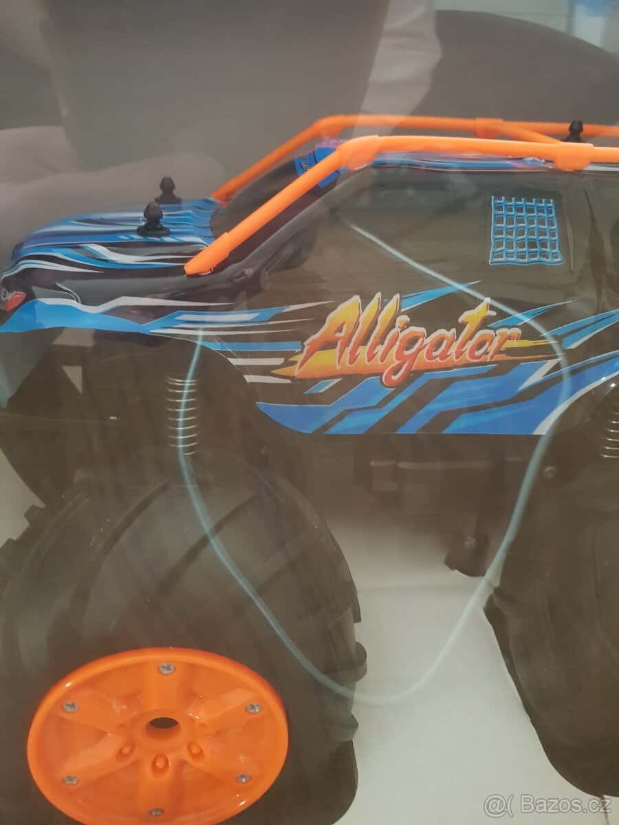 RC auto Alligator 10