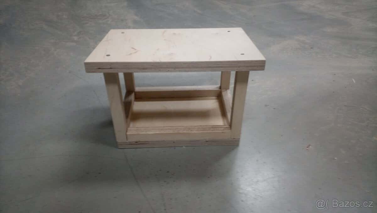 Krmítko pro ptáky 1