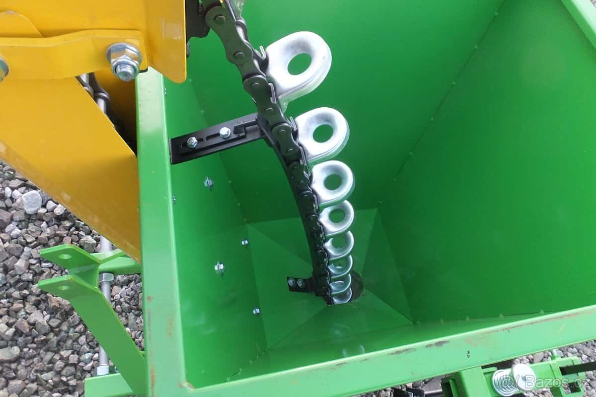 Sazeč na brambory. 4