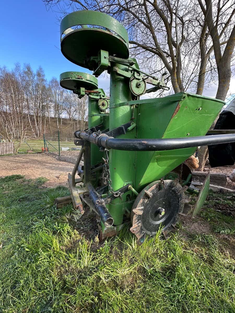 Prodám sazeč brambor 2