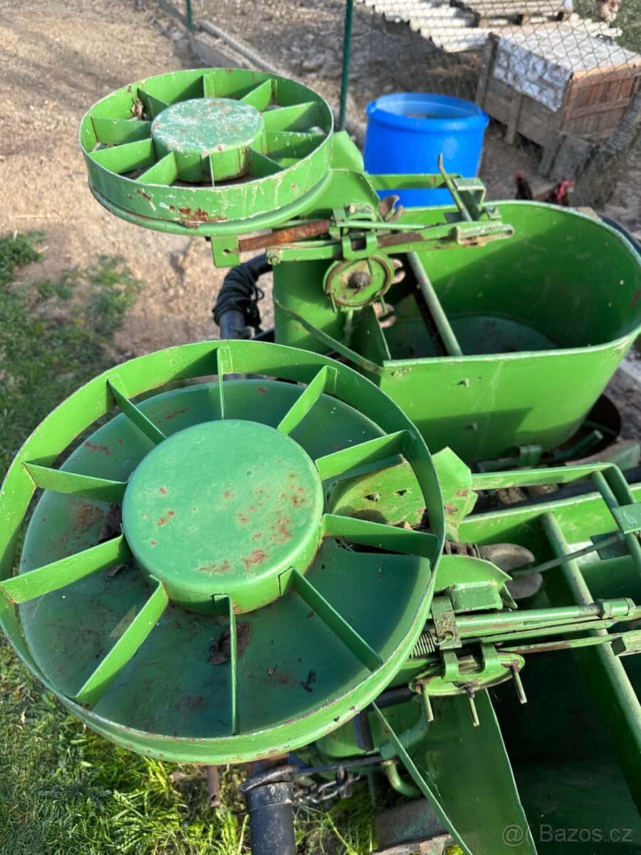 Prodám sazeč brambor 8