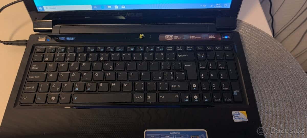 ASUS UL50 9