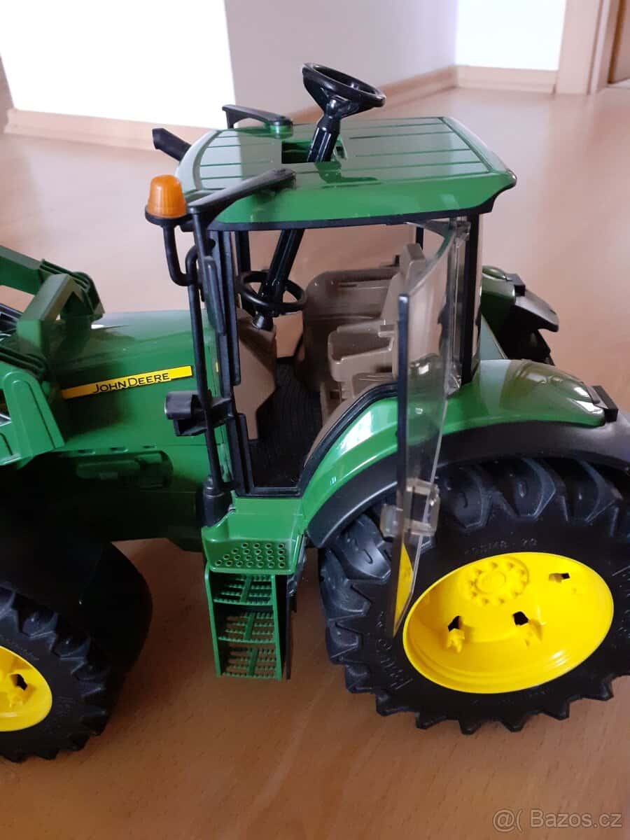 Traktor John Deere 1
