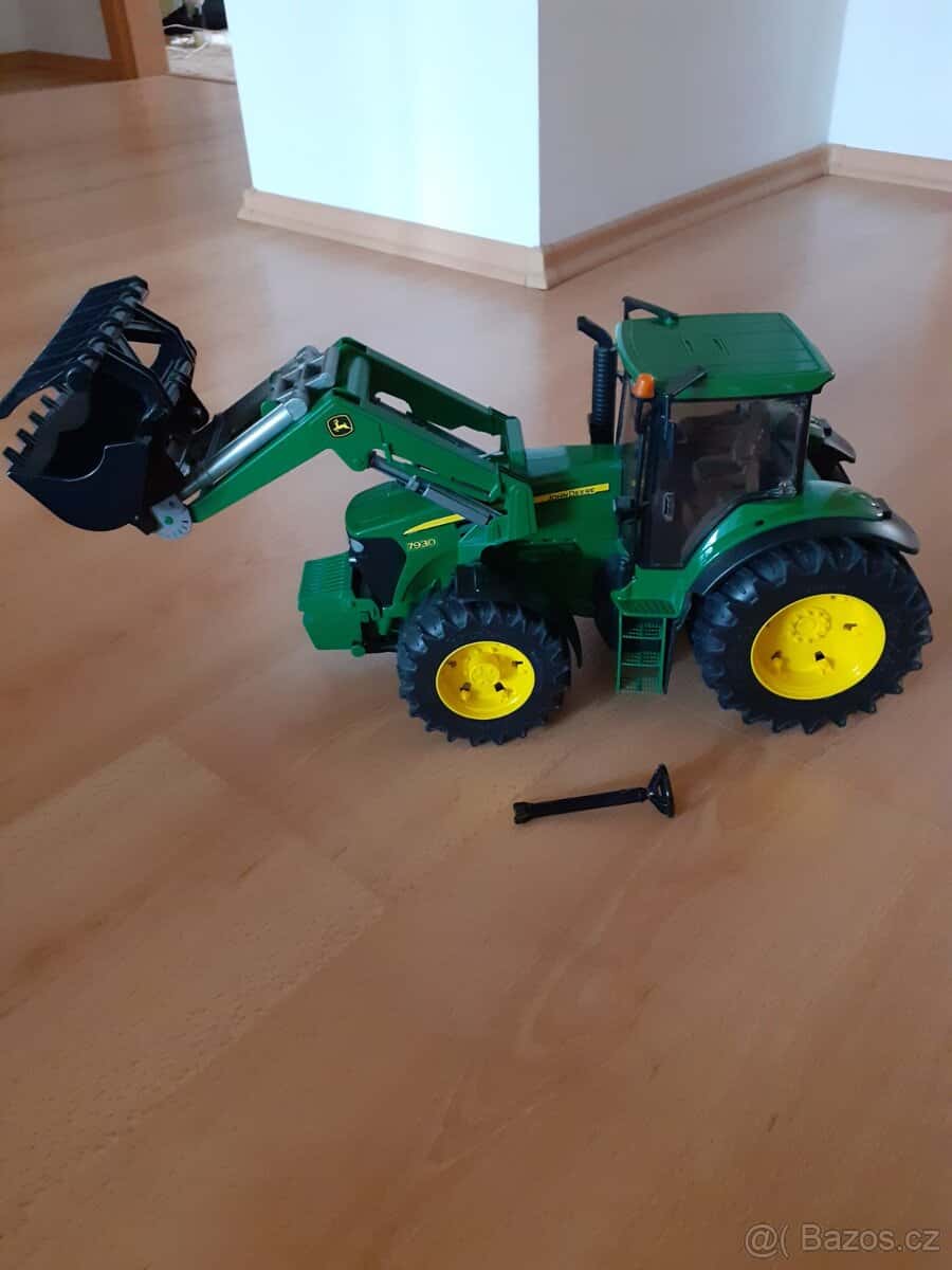 Traktor John Deere 2