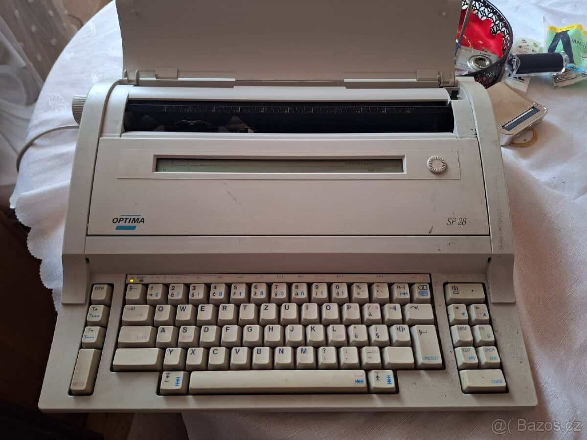 Elektrický psací stroj 1