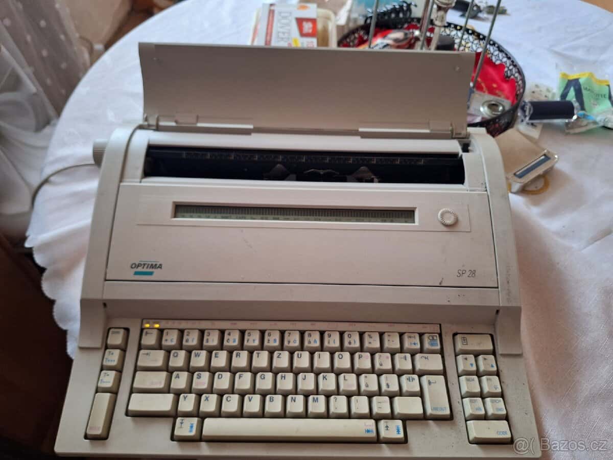 Elektrický psací stroj 3